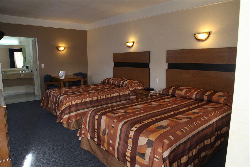 American Inn Hotel & Suites Parral Zewnętrze zdjęcie