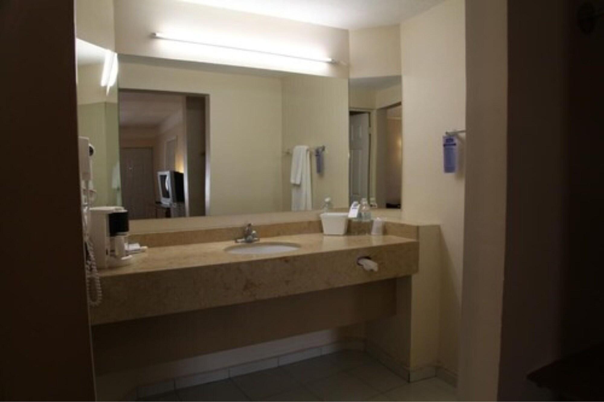 American Inn Hotel & Suites Parral Zewnętrze zdjęcie