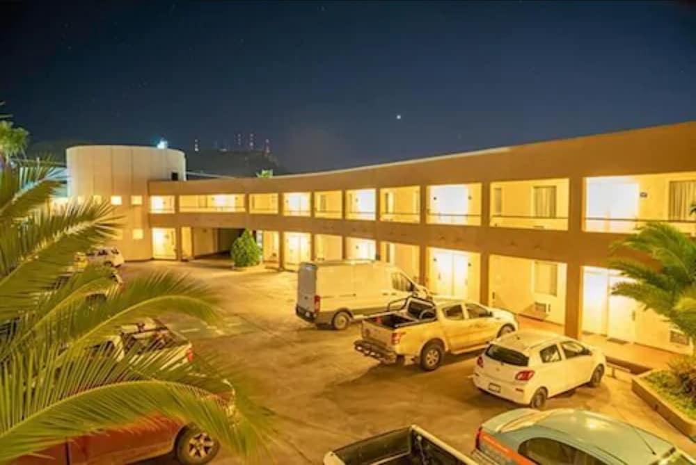 American Inn Hotel & Suites Parral Zewnętrze zdjęcie