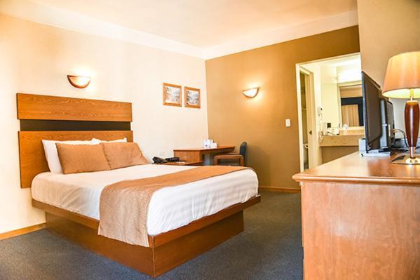 American Inn Hotel & Suites Parral Zewnętrze zdjęcie